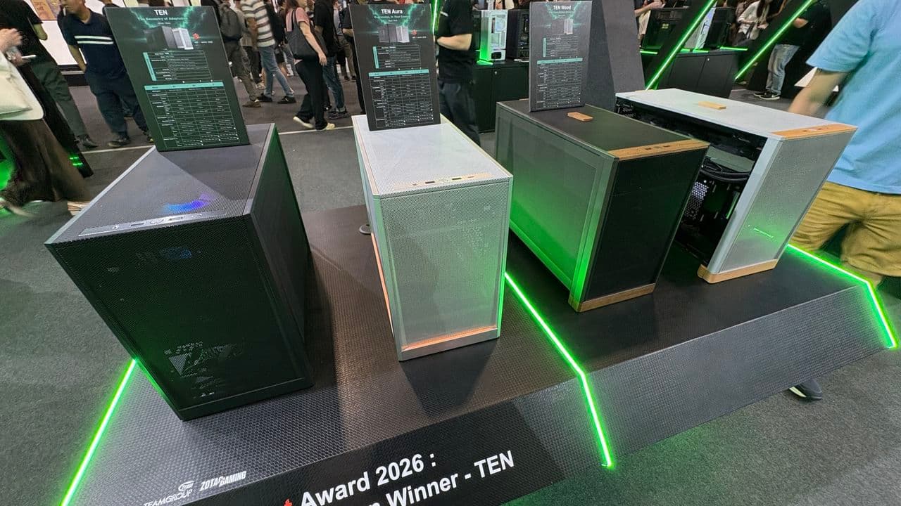  We got our eyes and noses on a new PC case with a magnetic essential oils diffuser to make your gaming den smell less like a gaming den 